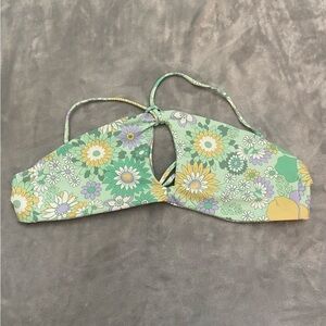 Skatie Haleiwa bikini top green daisy floral string 21306